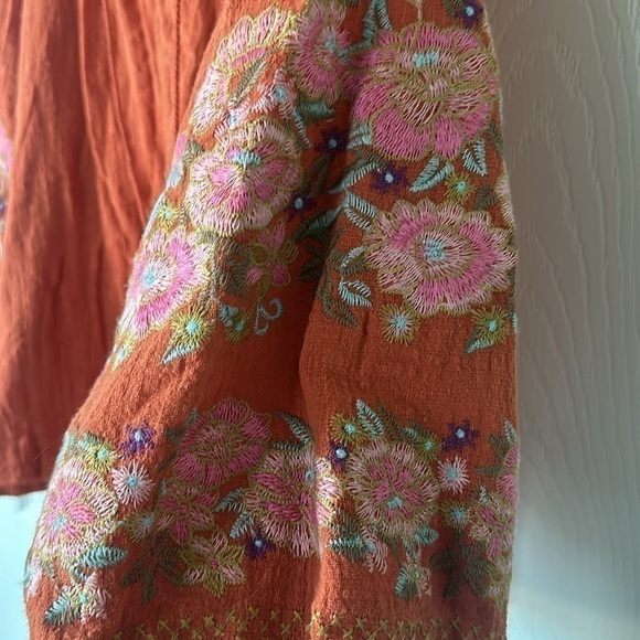 ENTRO Women’s pullover orange floral embroidered blouse size M - Picture 4 of 5